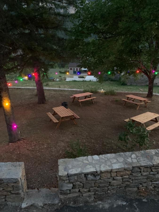La Voutee 5 Epis Avec Bain Finlandais Prive Au Manoir Du Charme Gorges Du Tarn Bed & Breakfast Quezac  Ngoại thất bức ảnh