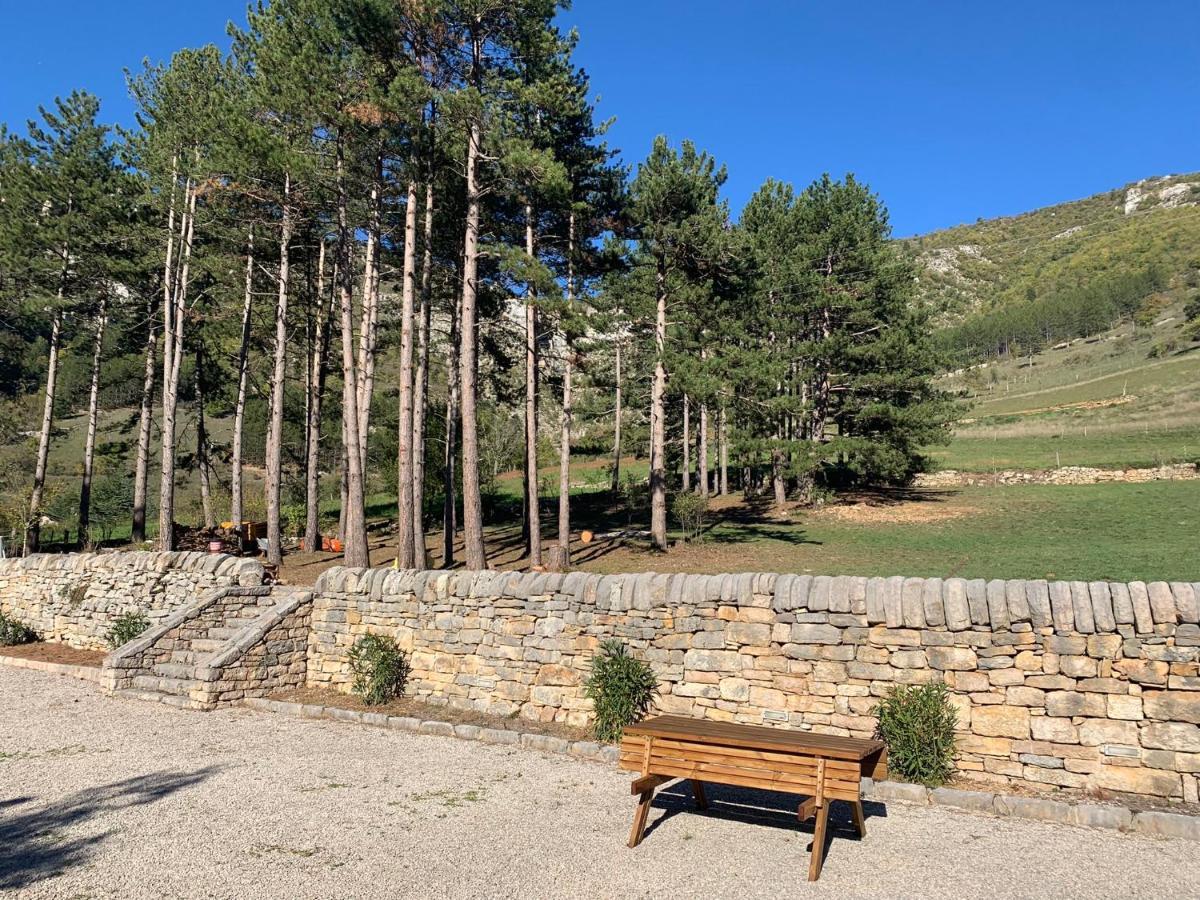 La Voutee 5 Epis Avec Bain Finlandais Prive Au Manoir Du Charme Gorges Du Tarn Bed & Breakfast Quezac  Ngoại thất bức ảnh